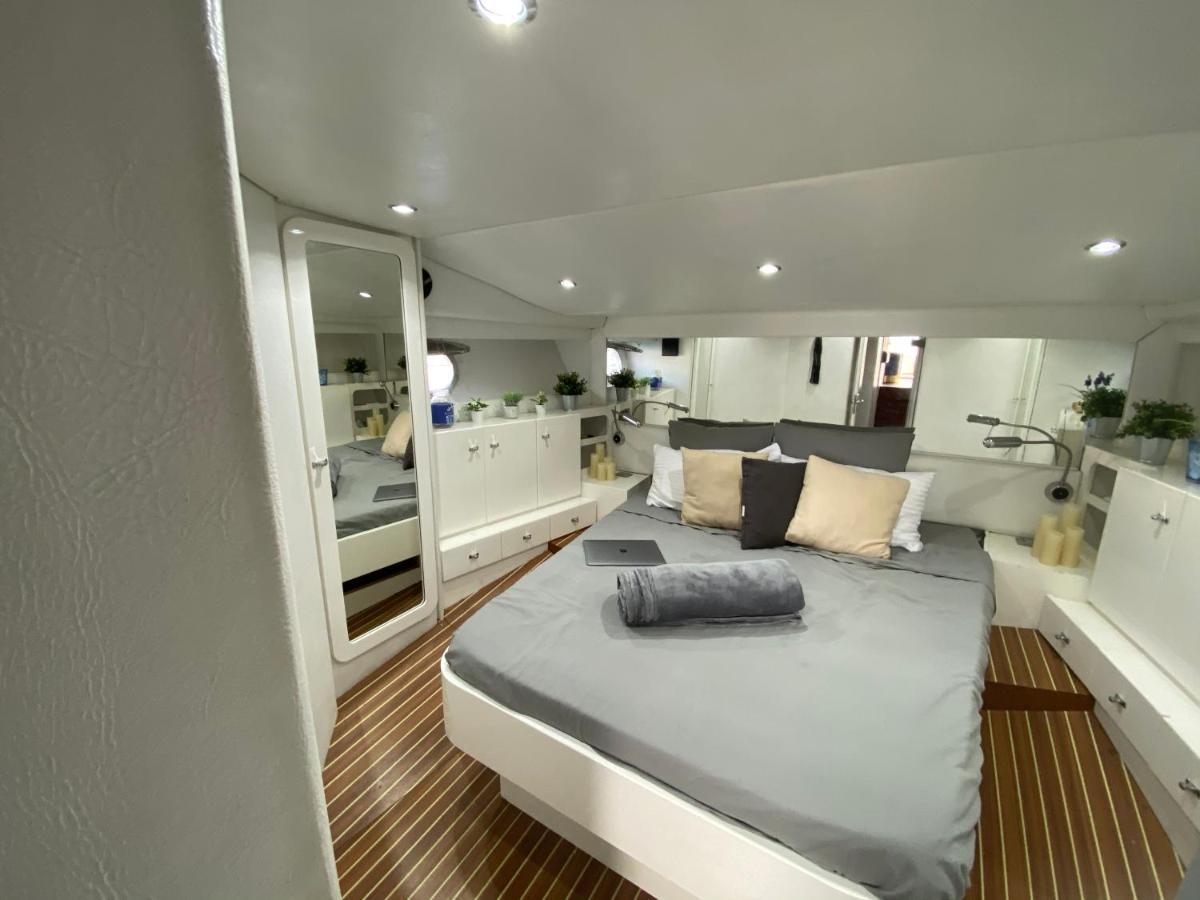 Barco Muy Romantico Con Parking! Sant Adria de Besos Buitenkant foto